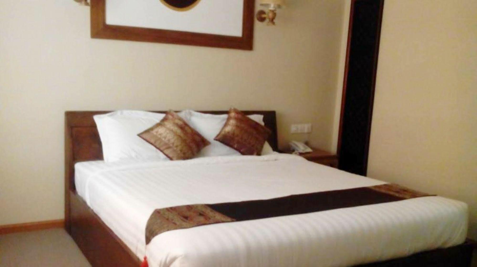 Sky View Hotel Bagan Luaran gambar