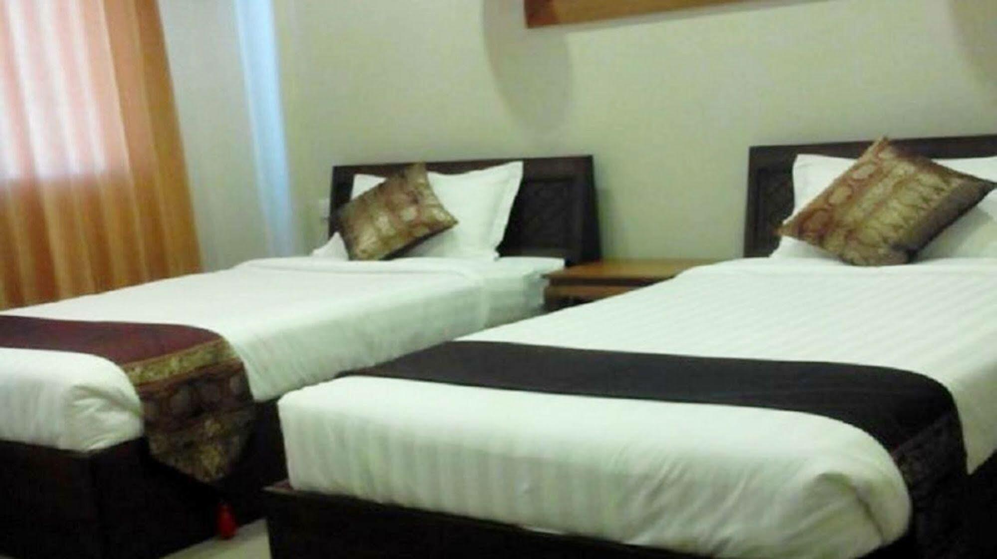 Sky View Hotel Bagan Luaran gambar