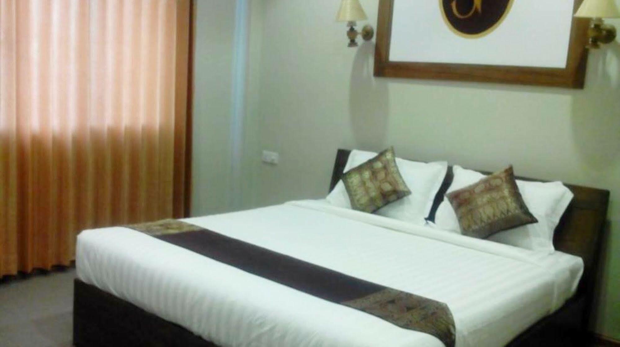 Sky View Hotel Bagan Luaran gambar