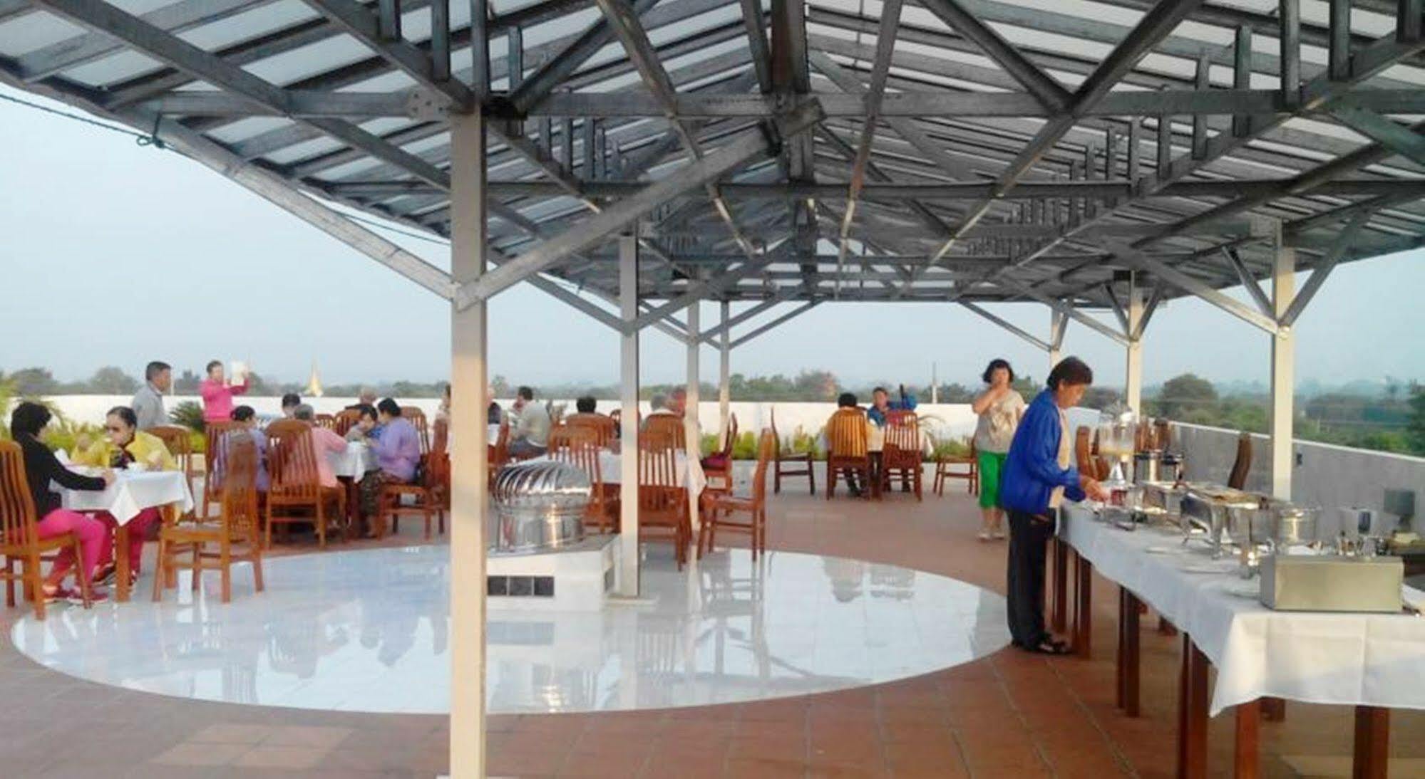 Sky View Hotel Bagan Luaran gambar