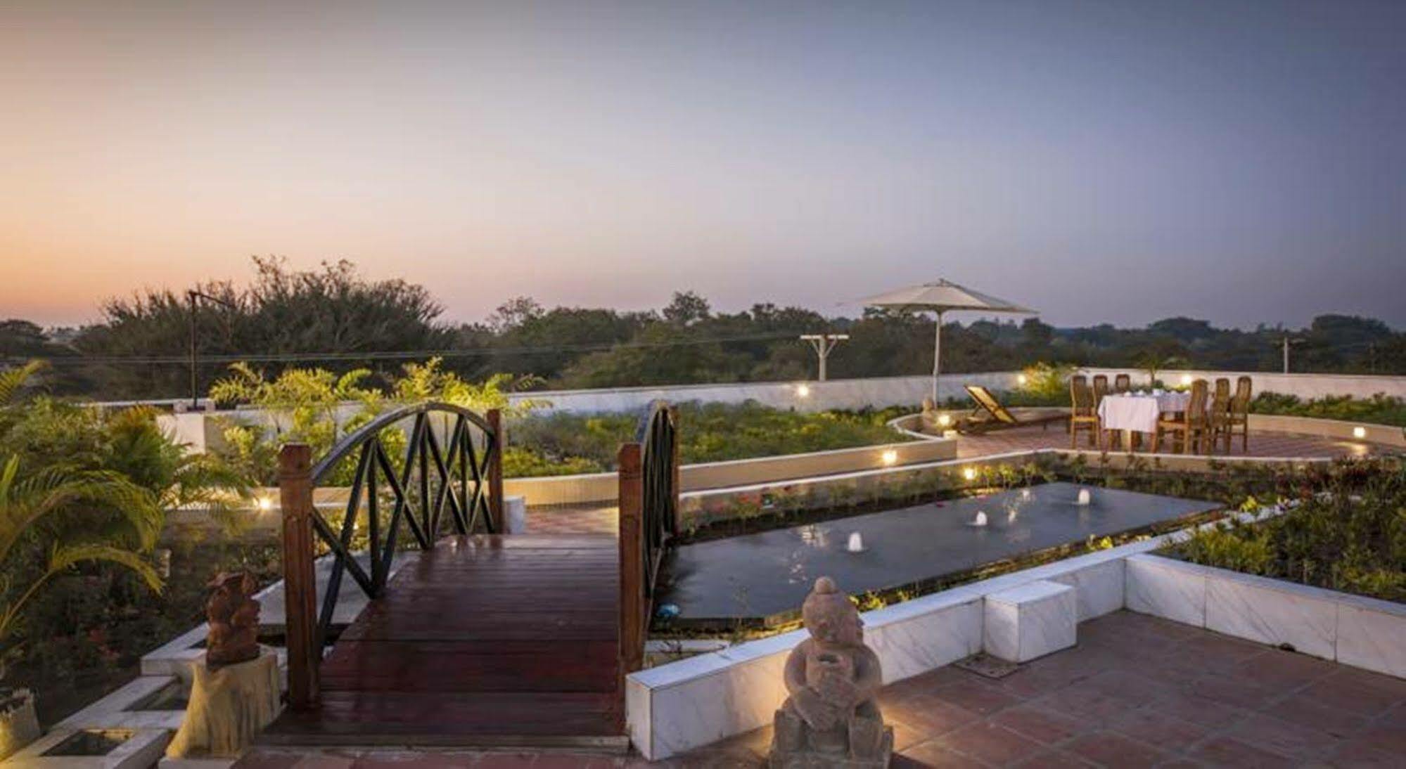 Sky View Hotel Bagan Luaran gambar