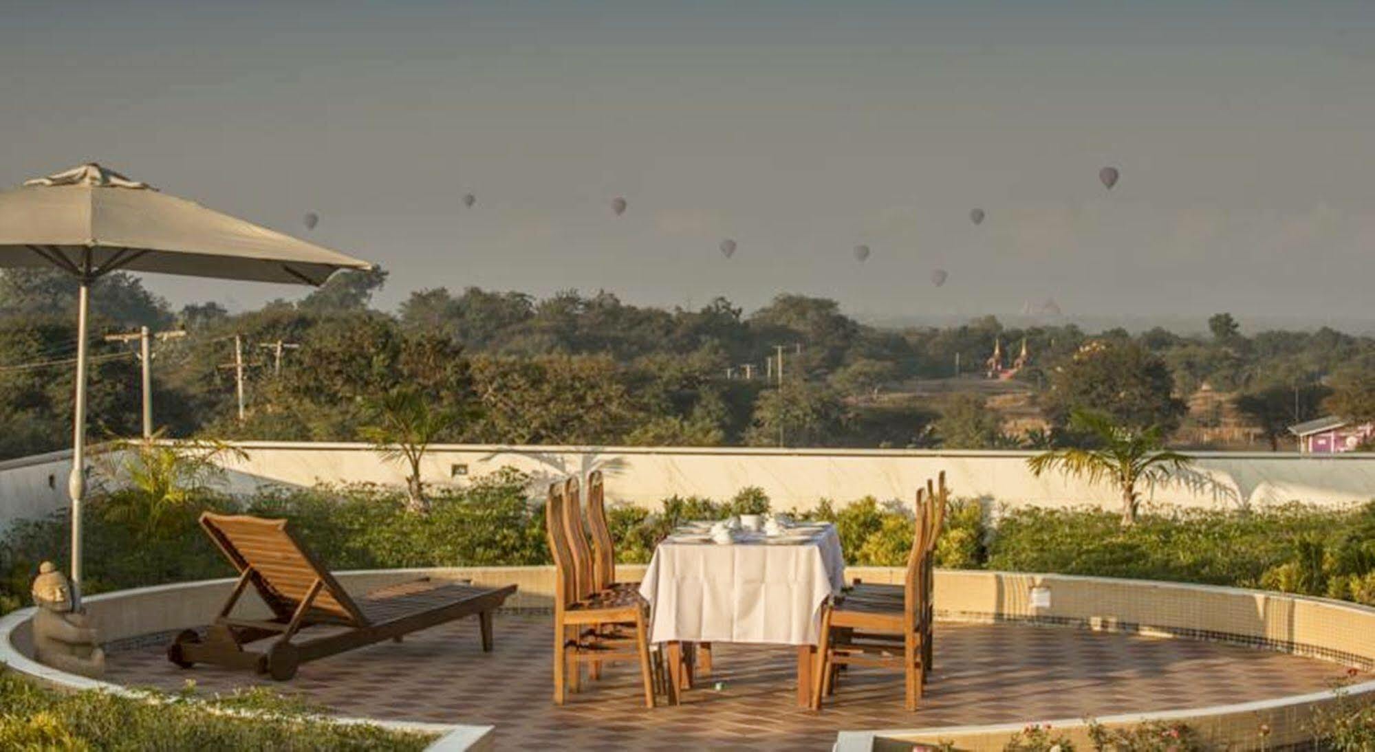 Sky View Hotel Bagan Luaran gambar
