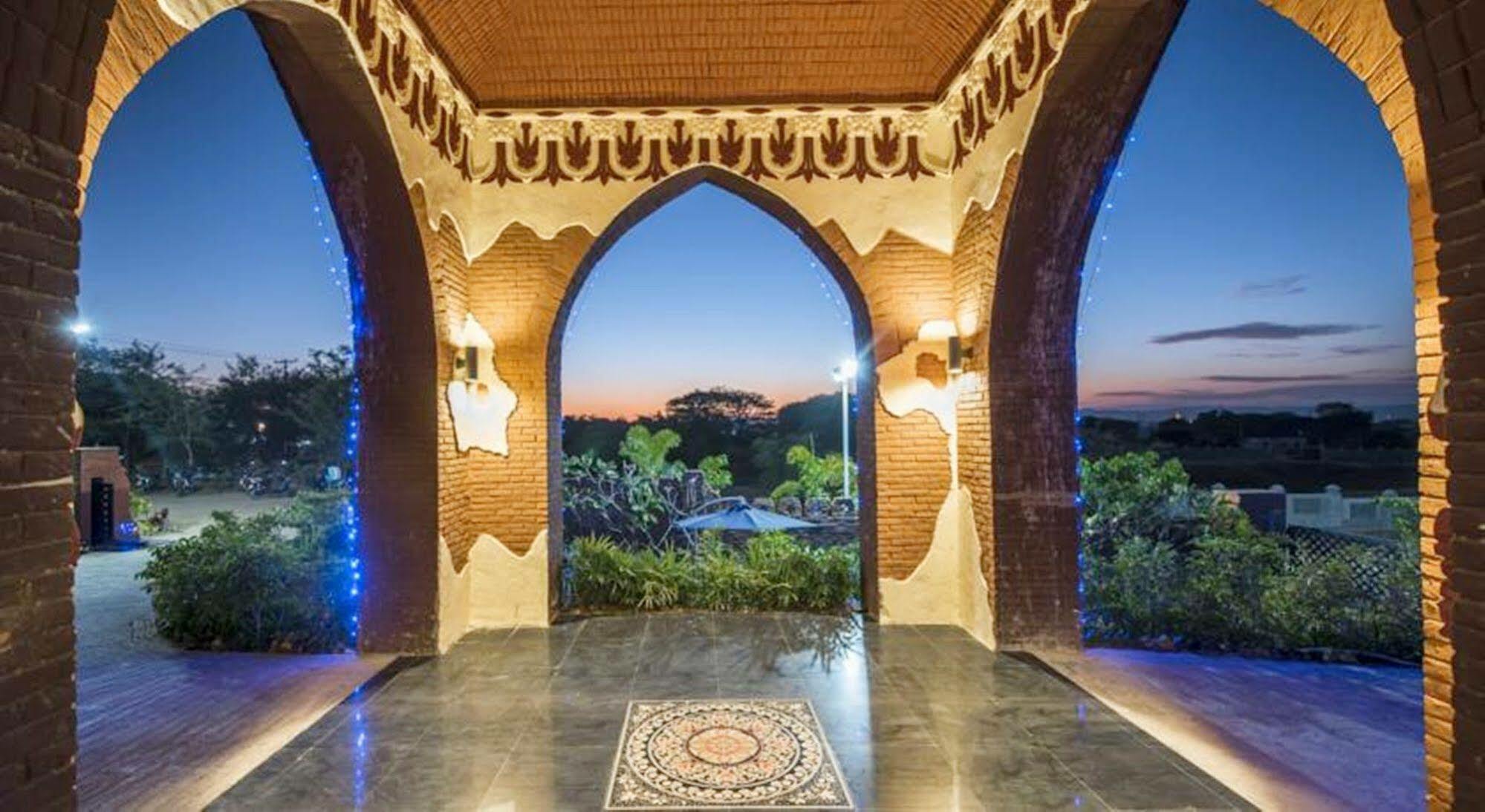 Sky View Hotel Bagan Luaran gambar
